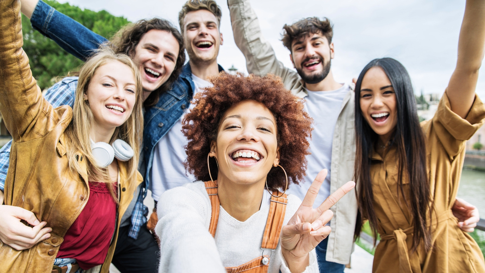 How To Coexist With Someone In Your Friend Group Who You Just Don 39 t Get 