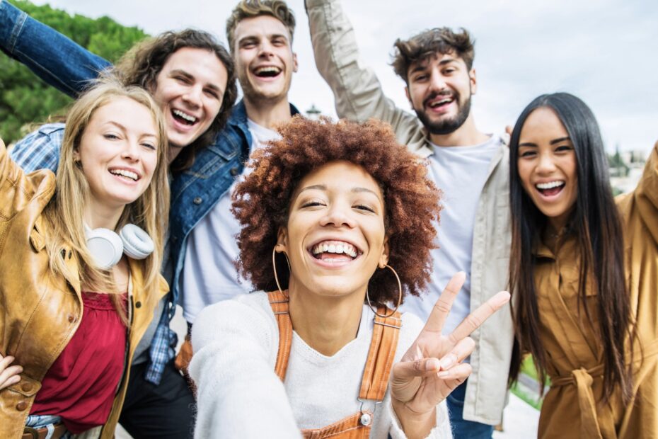 How To Coexist With Someone In Your Friend Group Who You Just Don 39 t Get