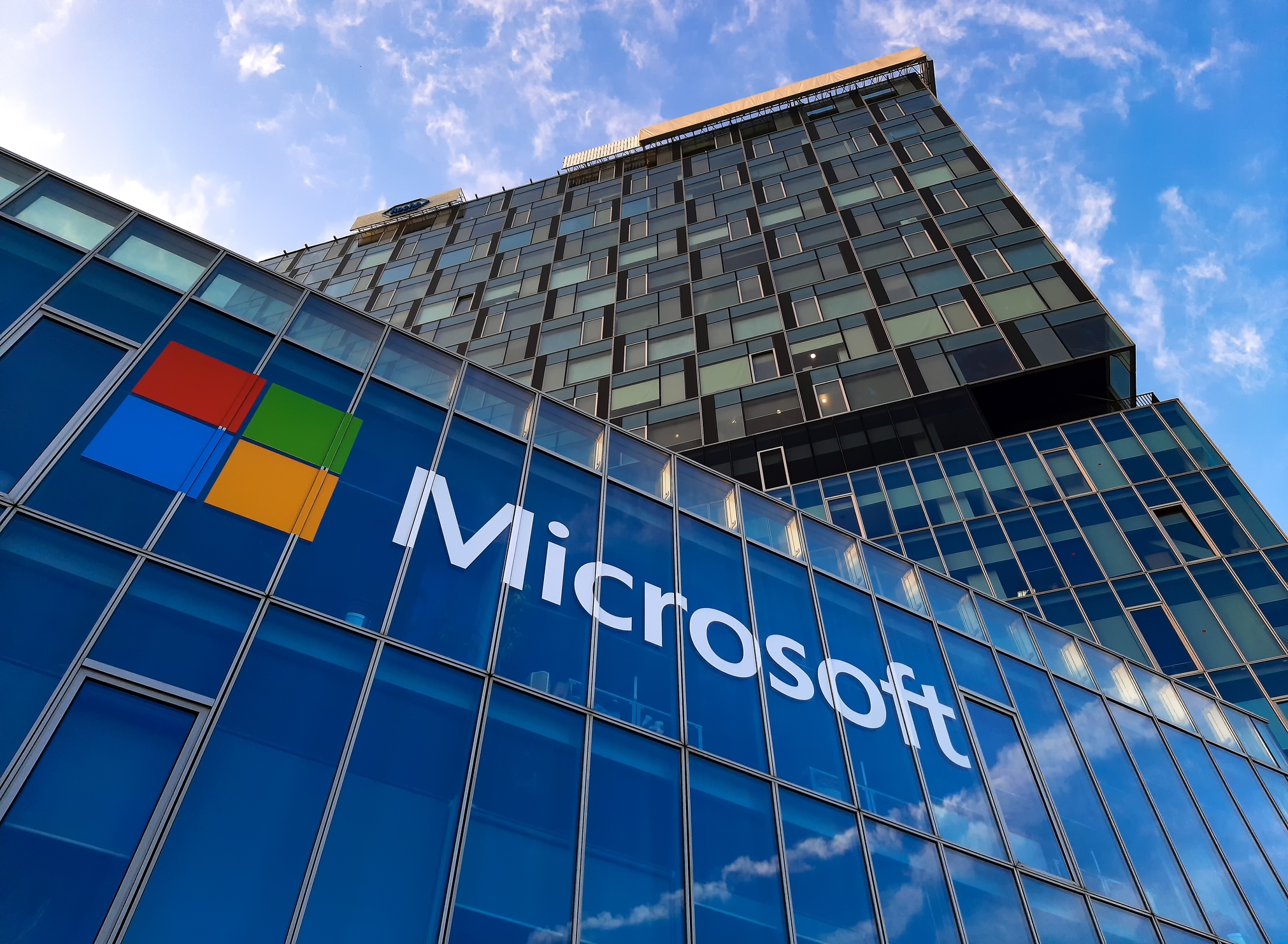 Microsoft Set To Introduce Revamped Default Theme For Office Suite 
