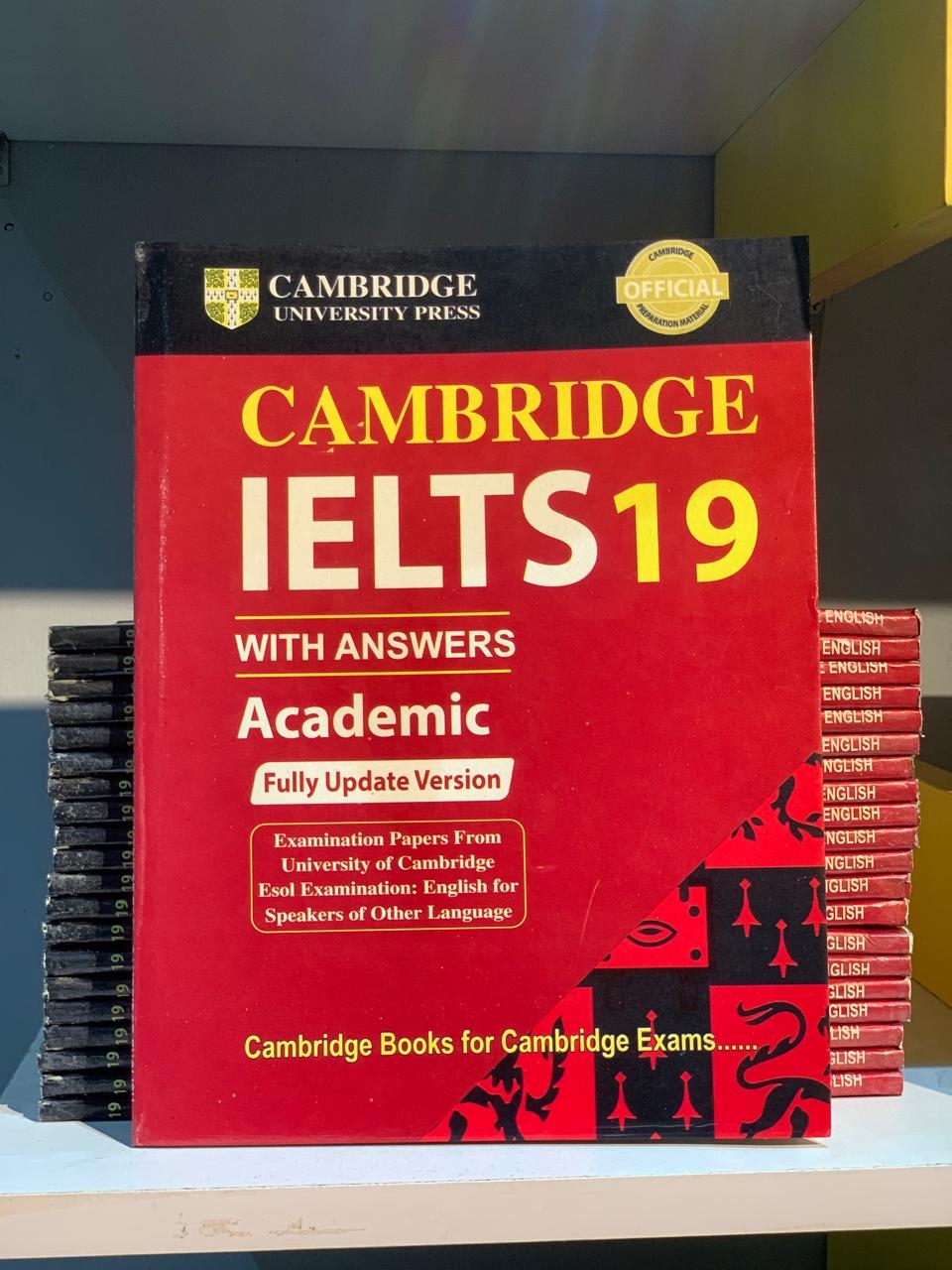 Cambridge IELTS 19 Academic Confident Publications